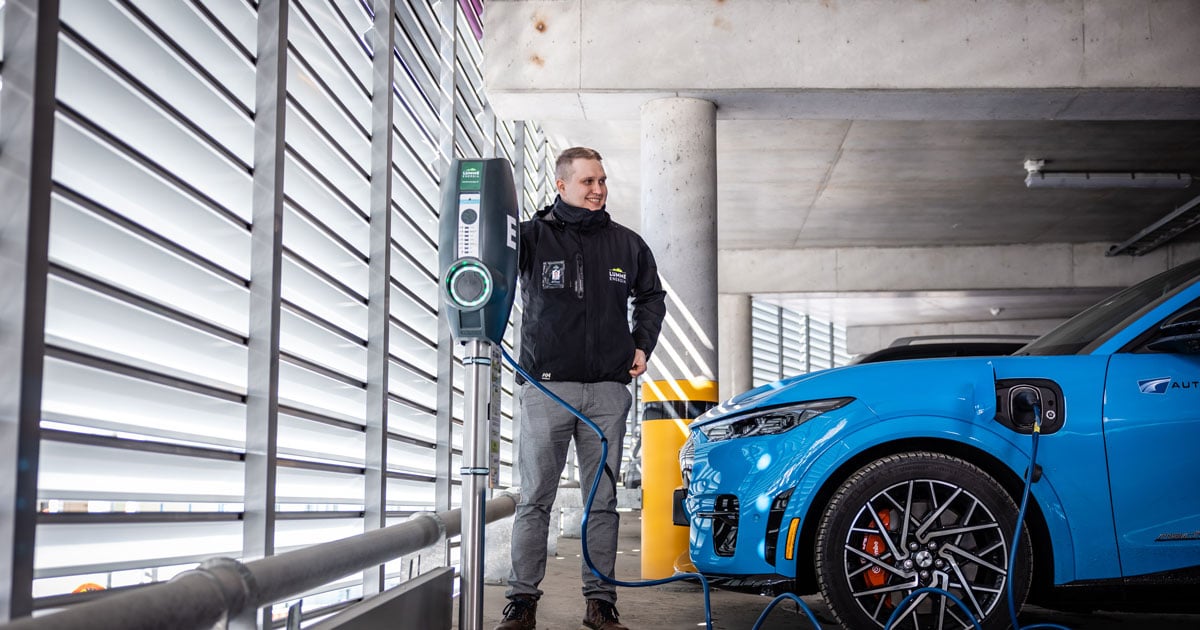 Lumme-energia-sairaalaparkki-latauspisteet-blogiin-kuva-Pihla-Liukkonen-